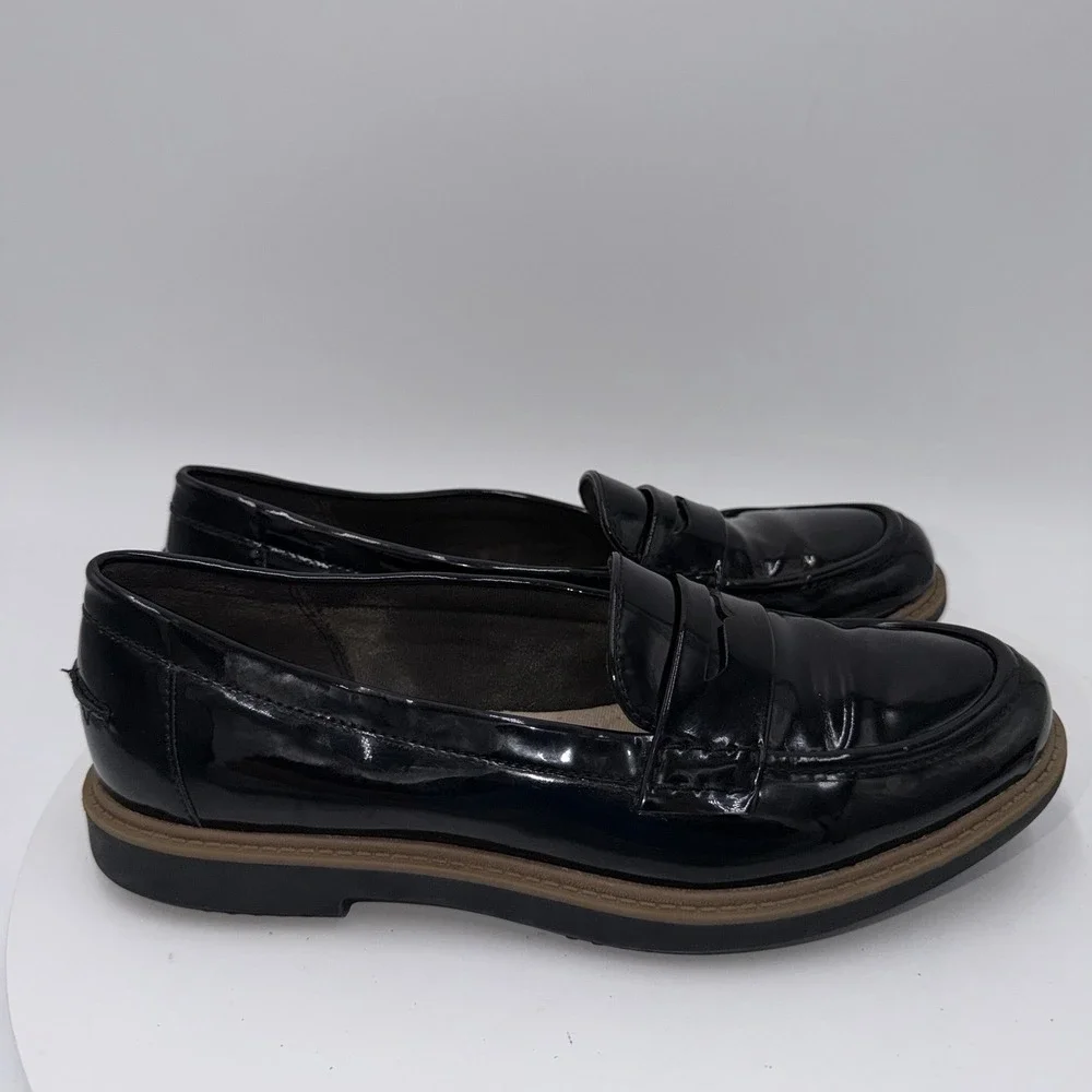 Clarks Womens Raisie Arlie Patent Penny Loafer Size 6.5M Leather Shoe Lug Sole
